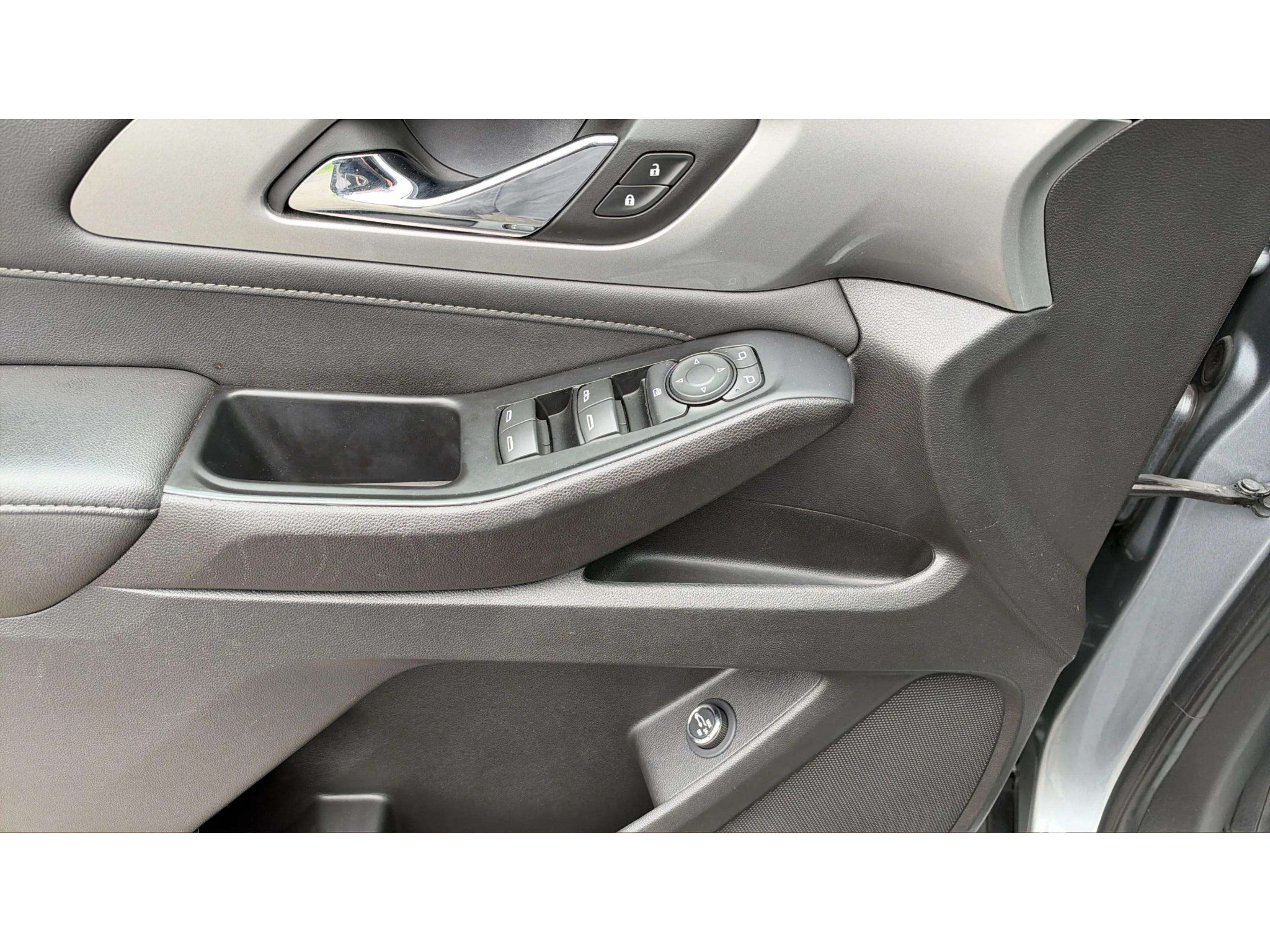 Used 2023 Chevrolet Traverse LT AWD/4WD image 21