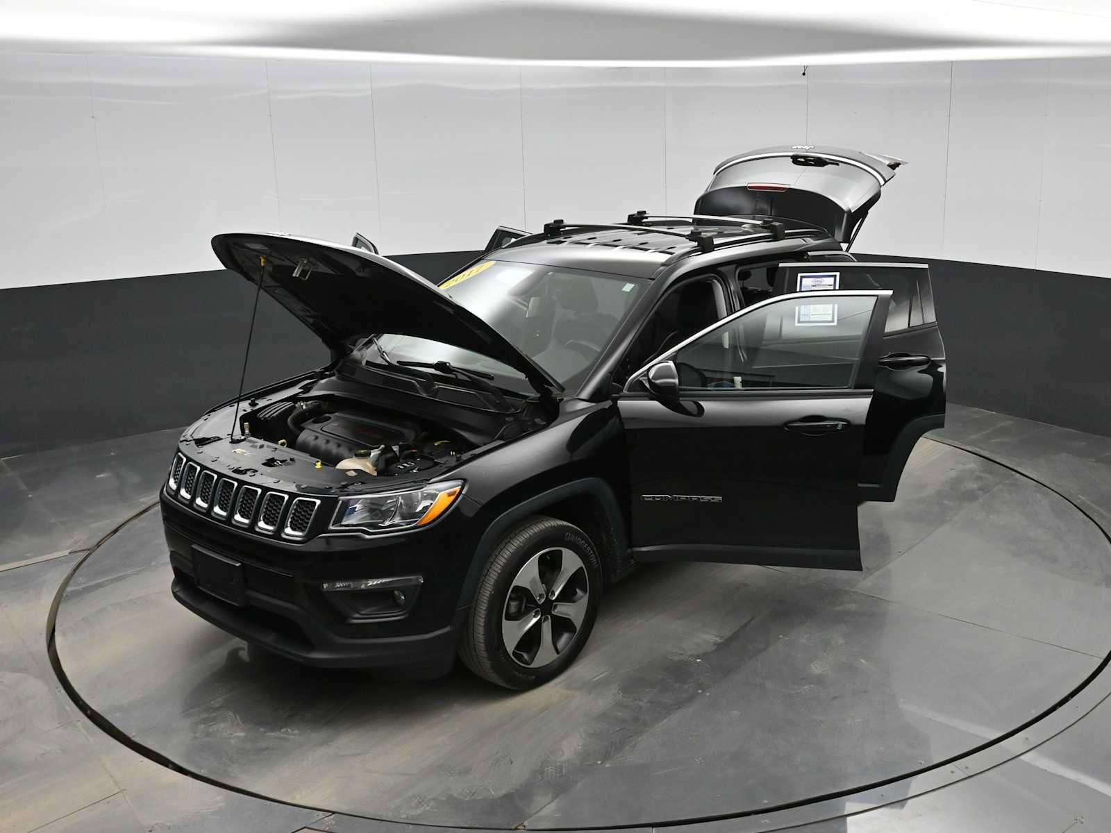 Used 2017 Jeep Compass Latitude w/ Popular Equipment Group image 39
