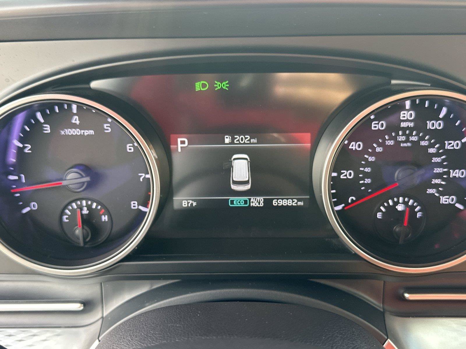 Used 2024 Kia Carnival LX FWD image 12