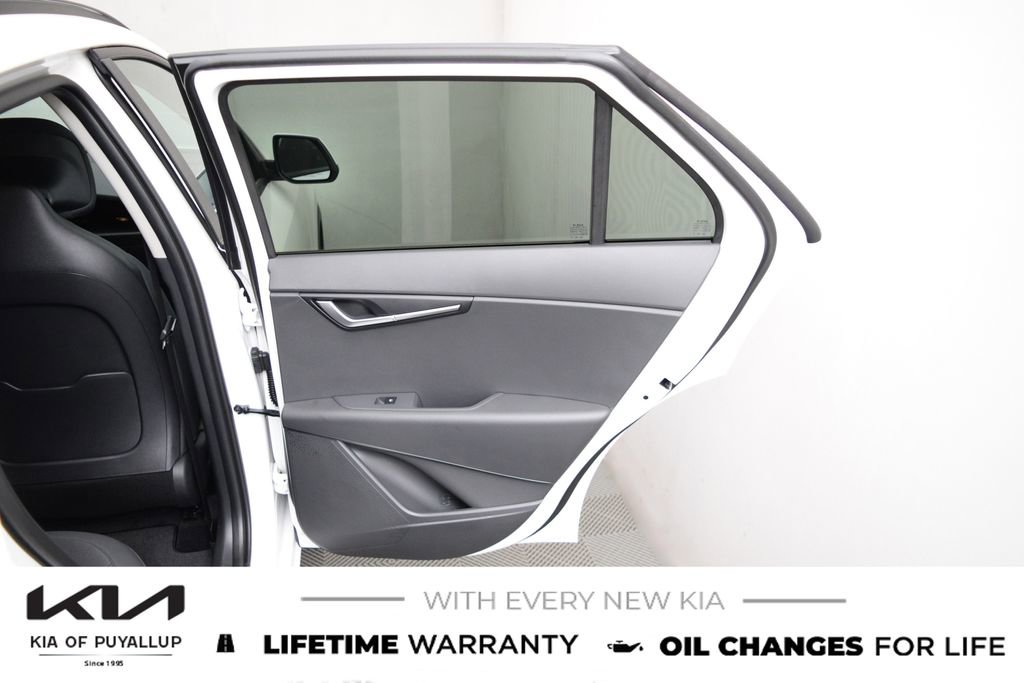 New 2026 Kia Niro LX image 13