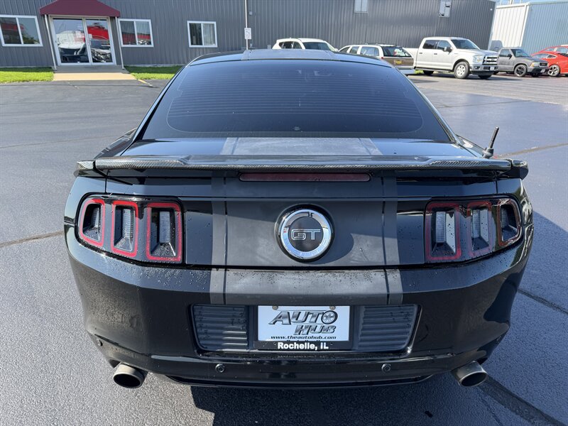 Used 2013 Ford Mustang GT RWD image 8