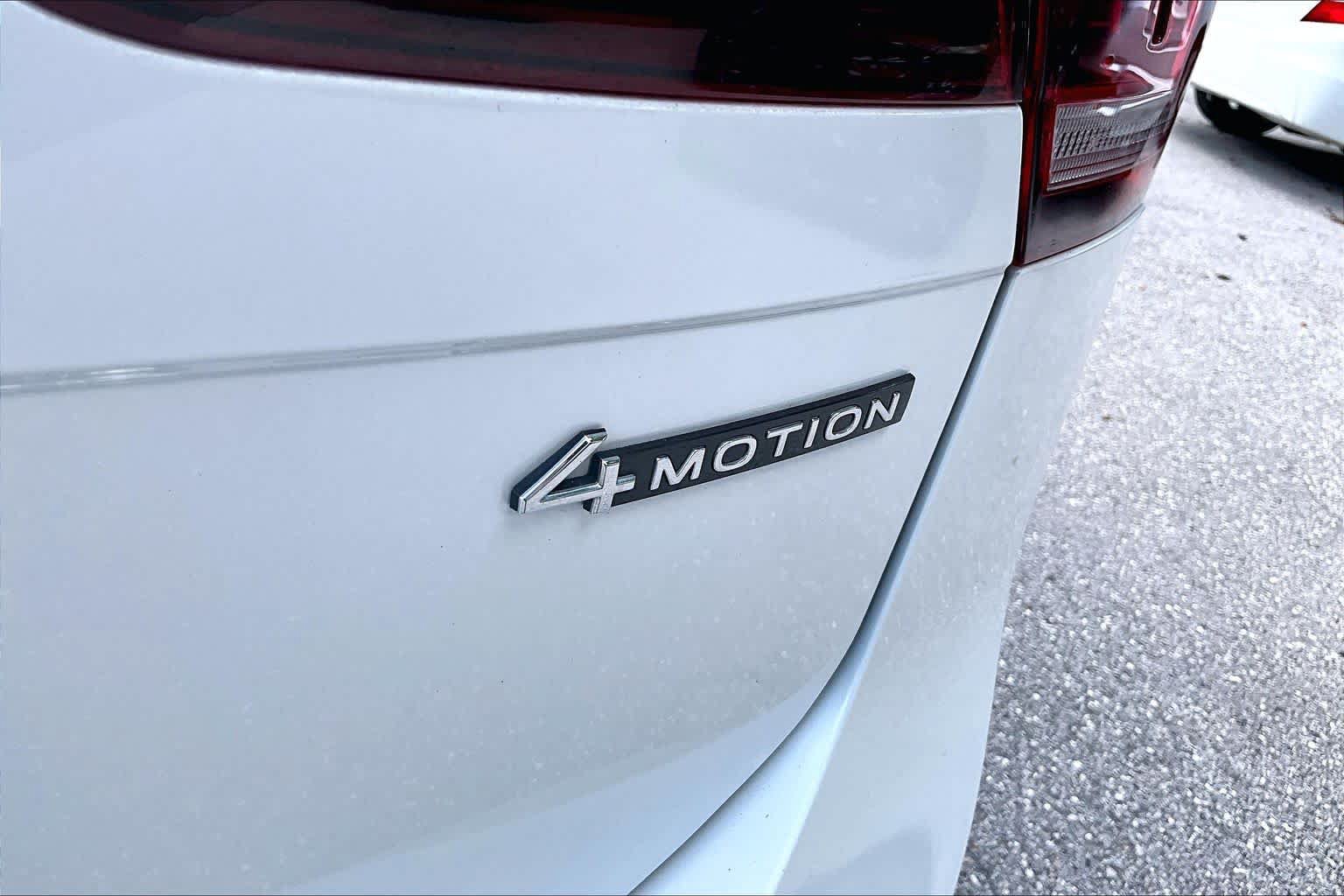 Used 2022 Volkswagen Tiguan SEL R-Line AWD/4WD image 10