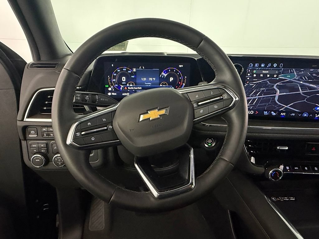 Used 2026 Chevrolet Suburban Premier AWD/4WD image 14