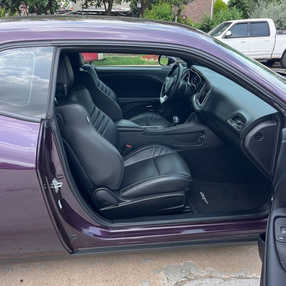 Used 2022 Dodge Challenger SRT Hellcat w/ Plus Package RWD image 5