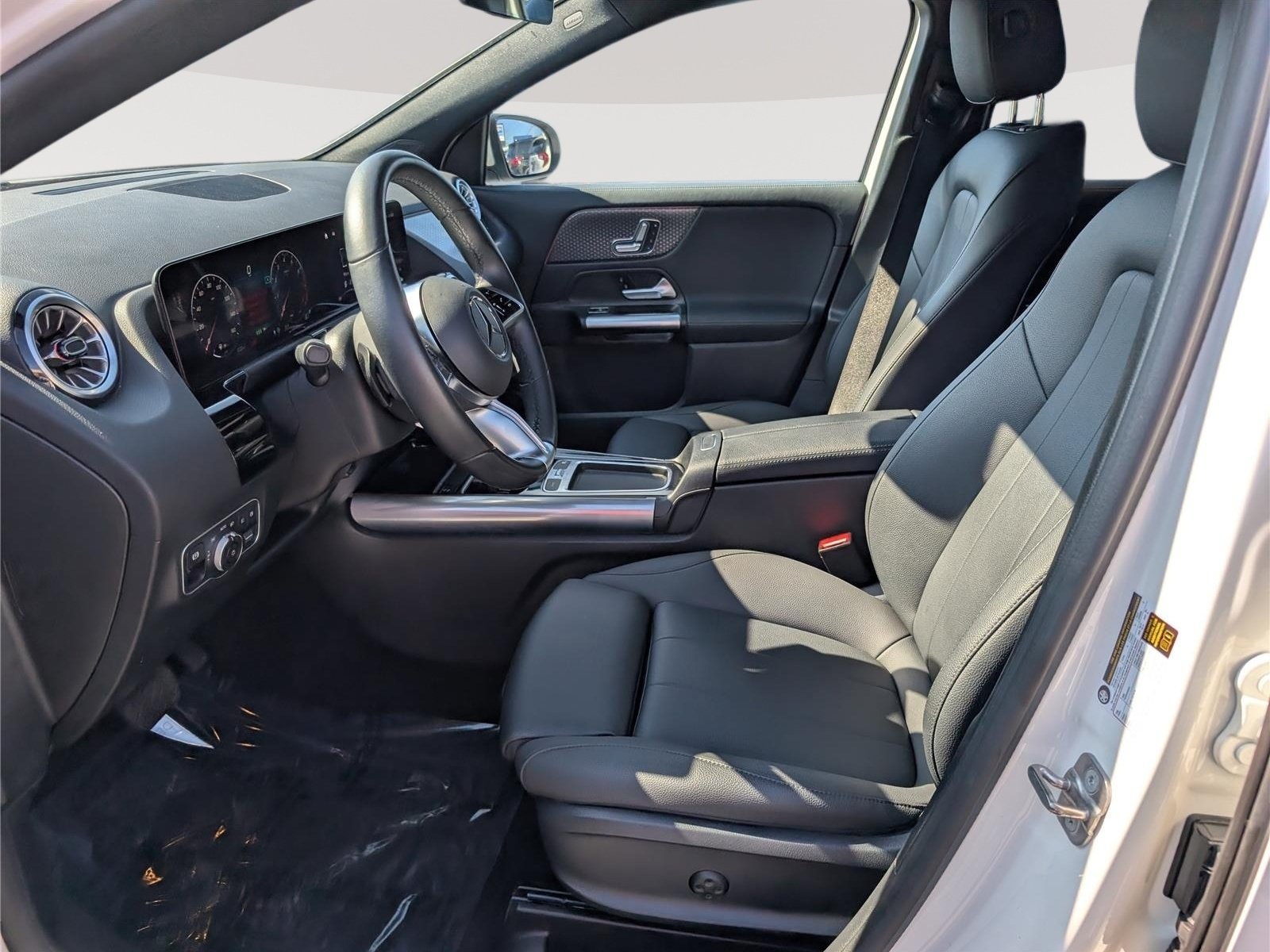 Used 2025 Mercedes-Benz GLA 250 image 16