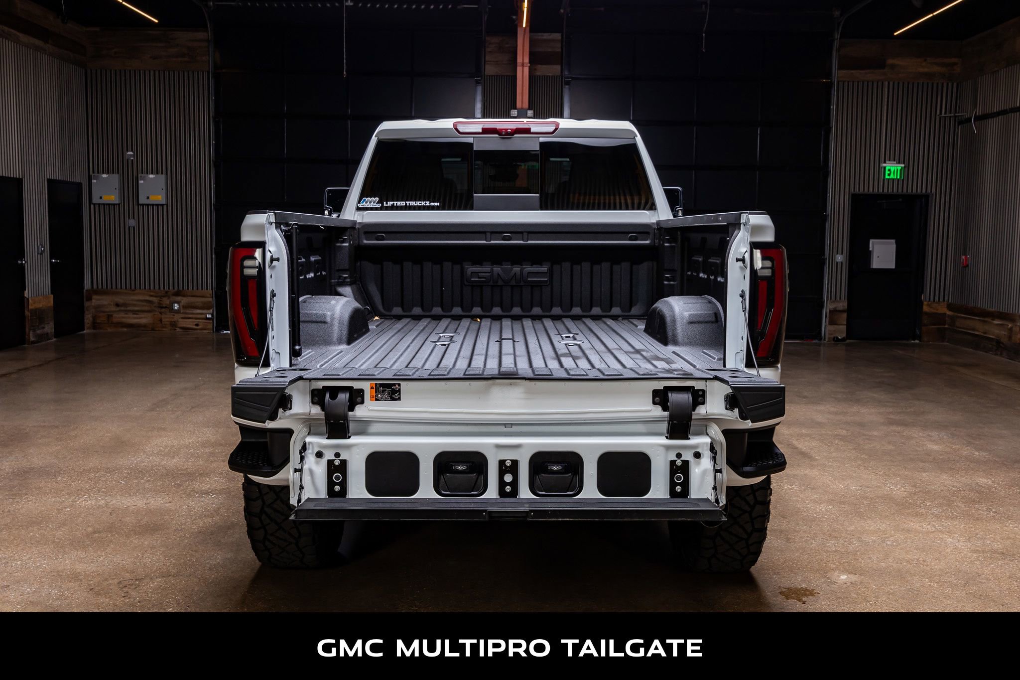 Used 2025 GMC Sierra 2500 AT4 w/ AT4 Premium Plus Package image 9