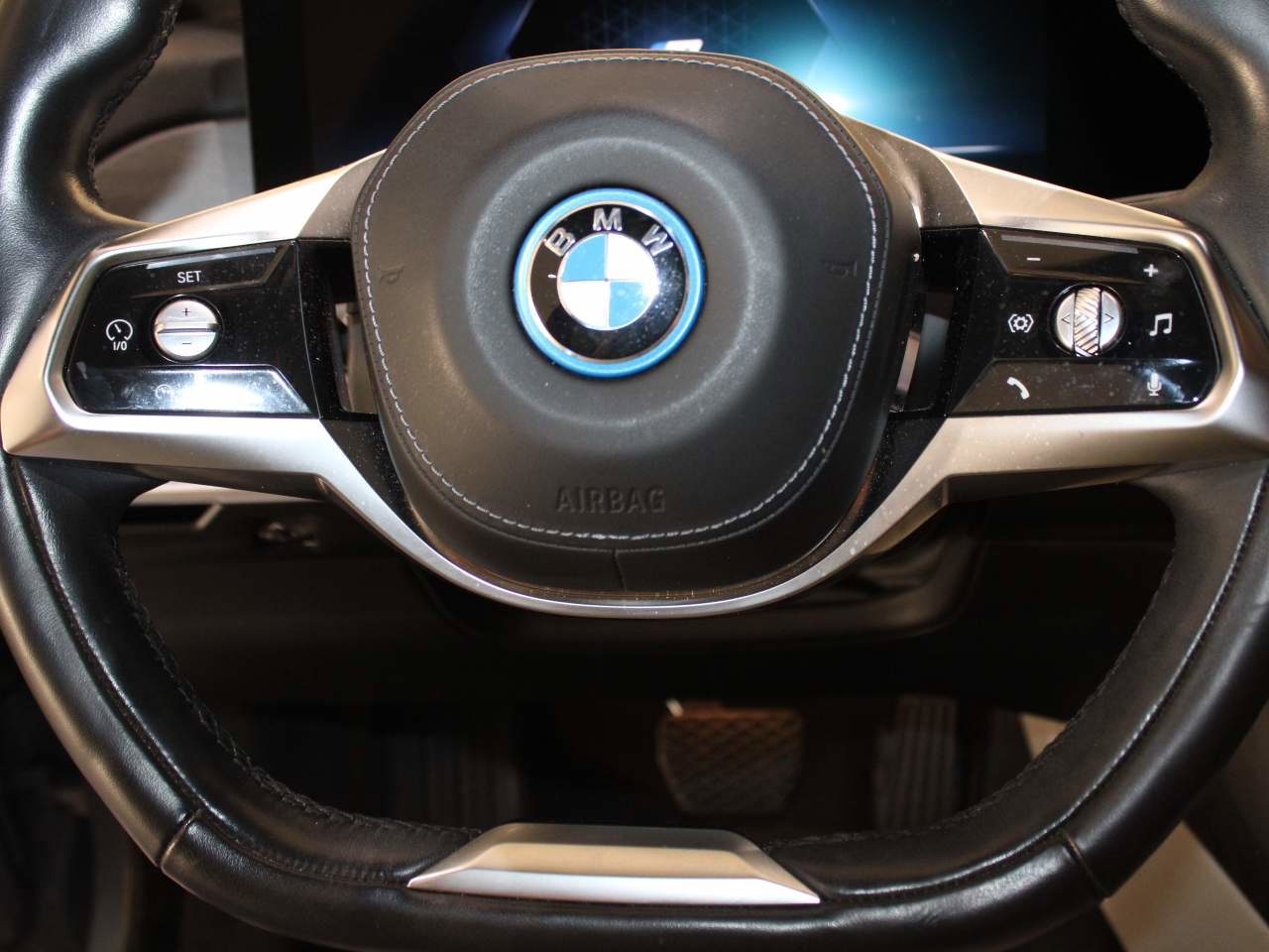 Certified 2023 BMW i7 xDrive60 AWD/4WD image 18