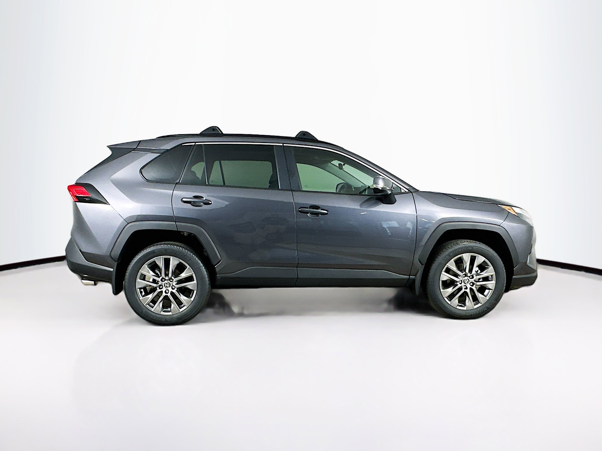 Used 2025 Toyota RAV4 XLE Premium image 10