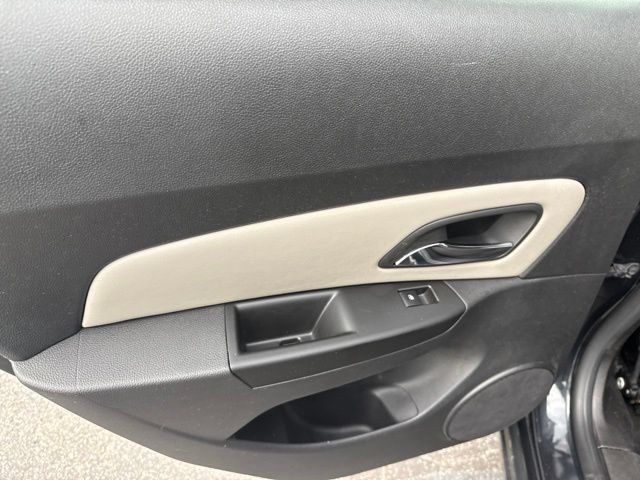 Used 2013 Chevrolet Cruze LS FWD image 20