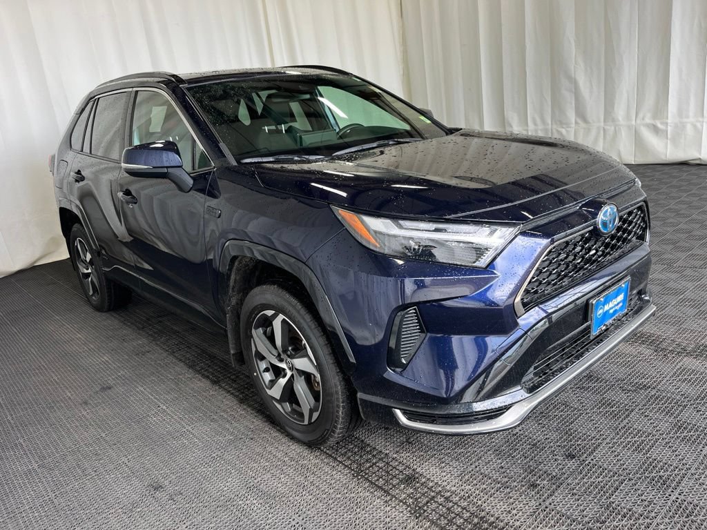 Used 2024 Toyota RAV4 SE w/ Weather & Moonroof Package AWD/4WD image 31