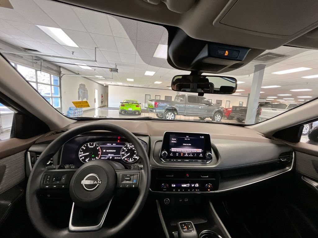 Used 2023 Nissan Rogue SV AWD/4WD image 15