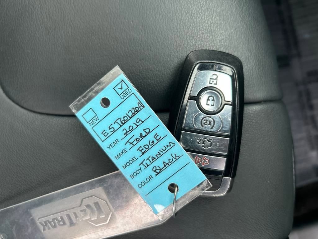Used 2019 Ford Edge Titanium w/ Cold Weather Package image 26