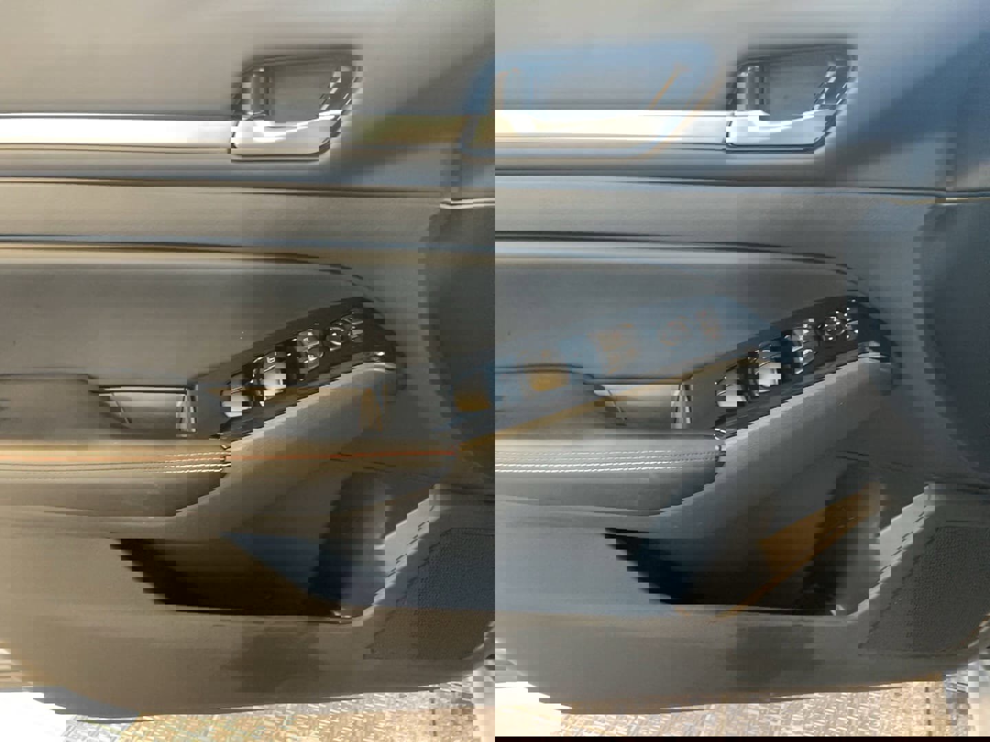 Used 2024 Nissan Altima 2.5 SR w/ SR Premium Package image 17