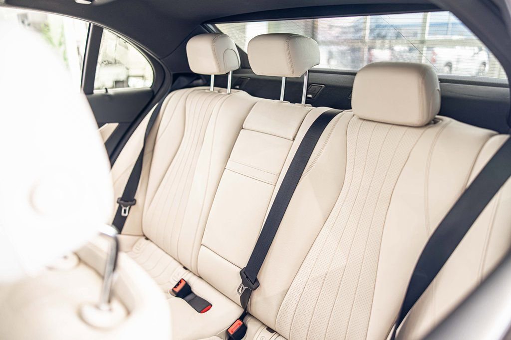 Used 2018 Mercedes-Benz E 400 4MATIC Sedan image 33