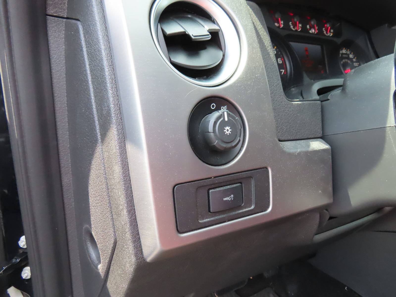Used 2014 Ford F150 Raptor w/ Equipment Group 801A Luxury AWD/4WD image 14