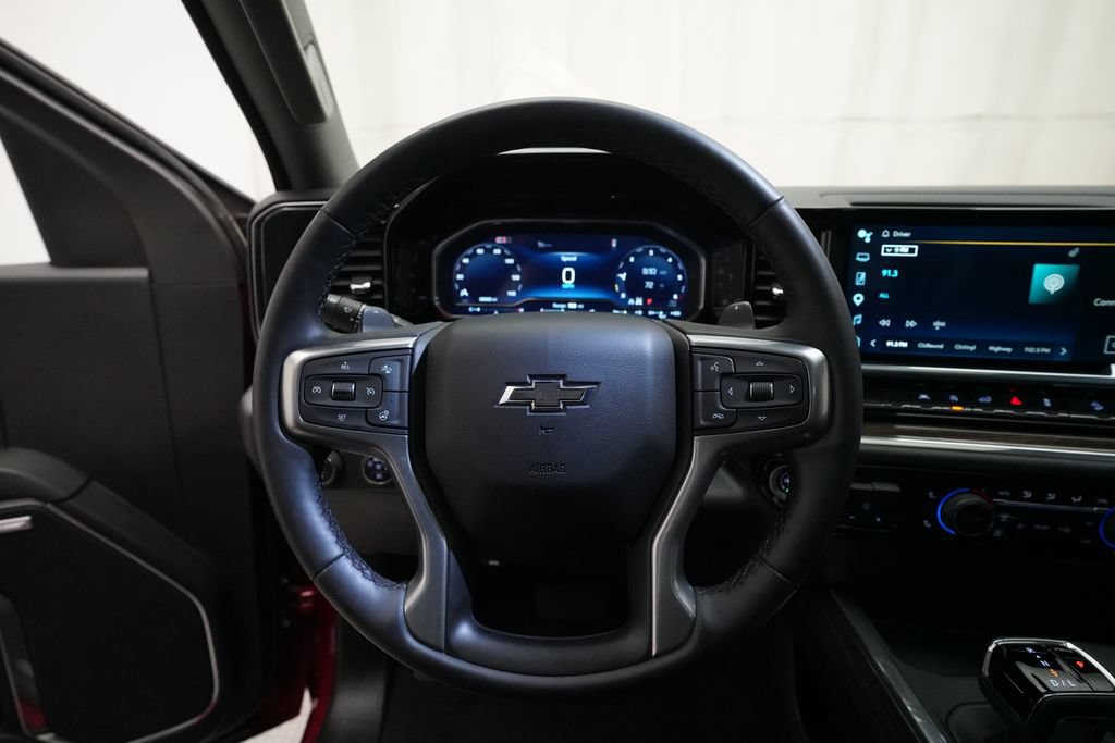 Used 2024 Chevrolet Silverado 1500 LT Trail Boss w/ Convenience Package II AWD/4WD image 4