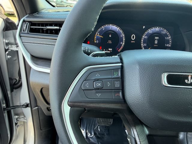 New 2026 Jeep Grand Cherokee Altitude AWD/4WD image 18
