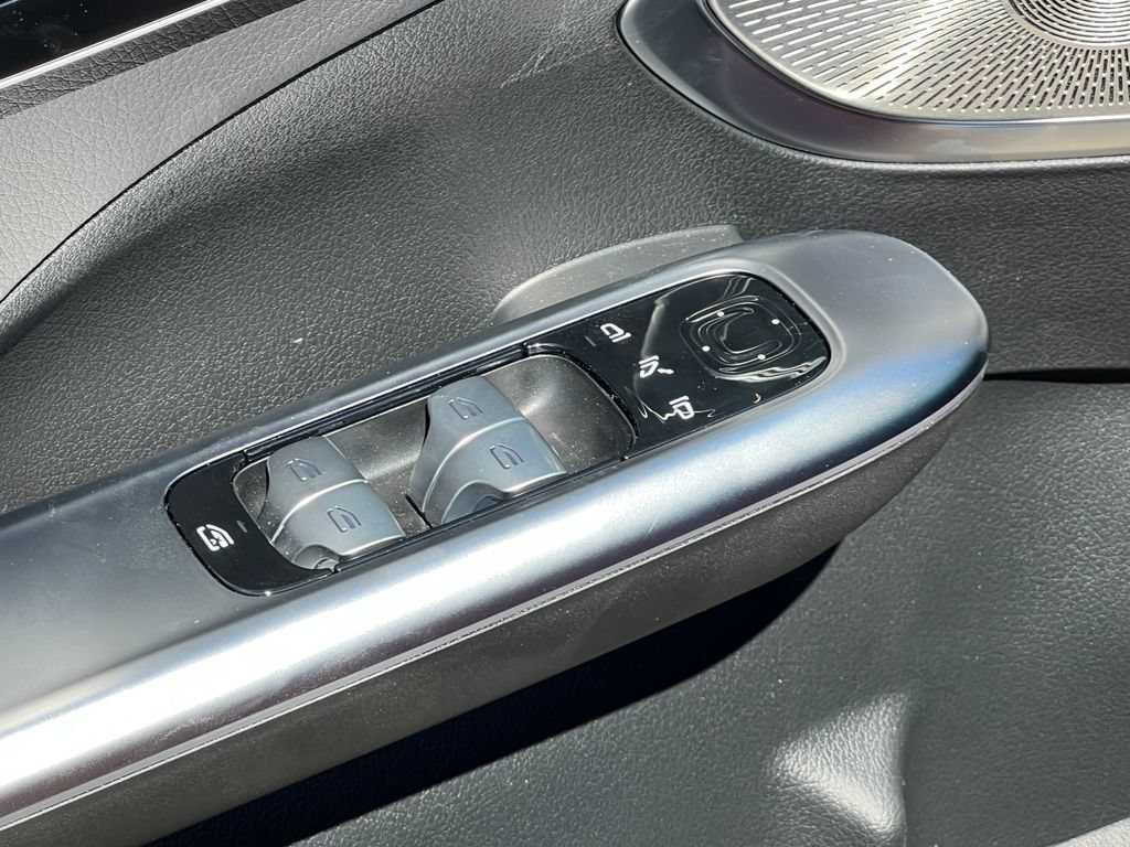 New 2026 Mercedes-Benz C 300 4MATIC Sedan image 16