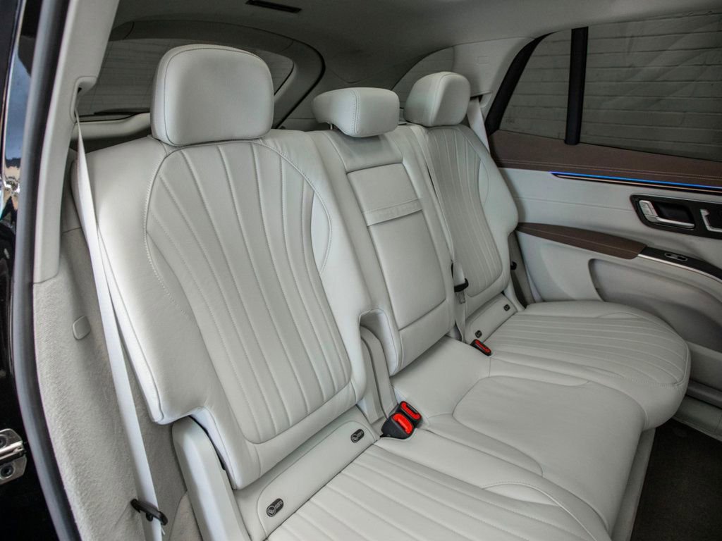 Used 2023 Mercedes-Benz EQS 580 4MATIC SUV image 23