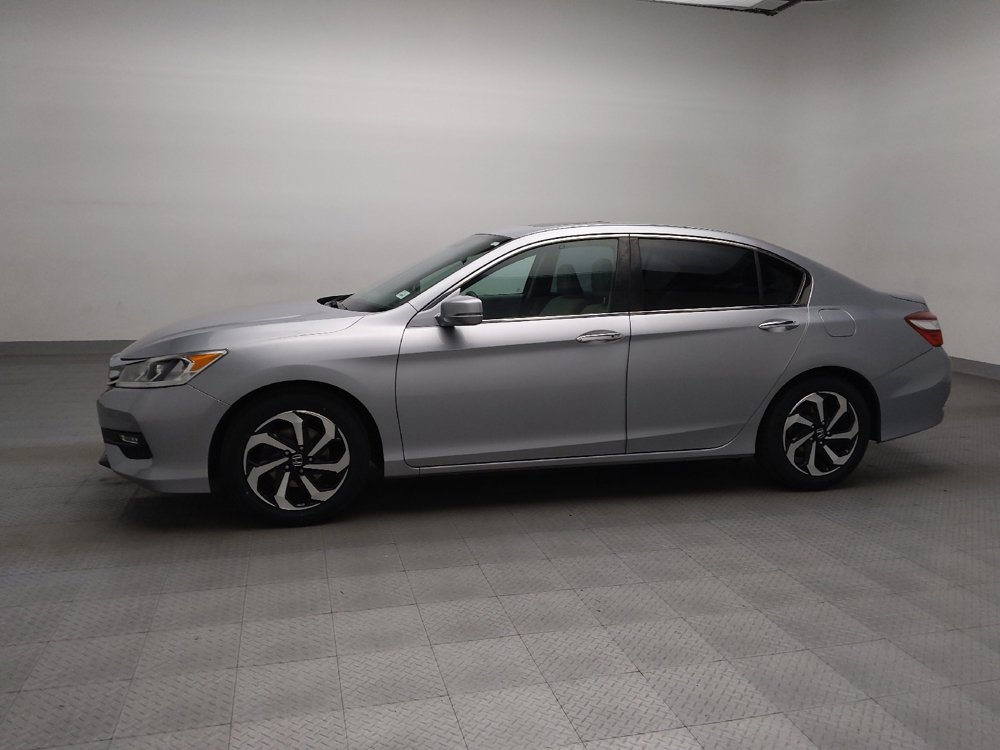 Used 2017 Honda Accord EX image 2