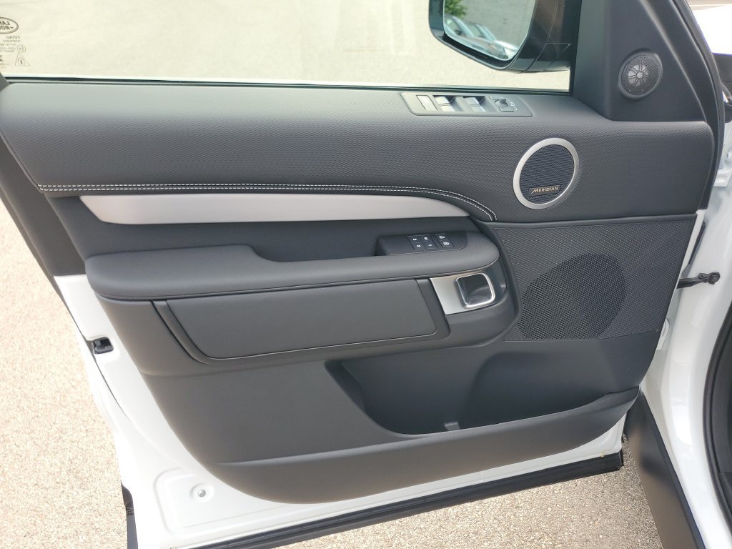 New 2026 Land Rover Discovery Dynamic SE AWD/4WD image 7