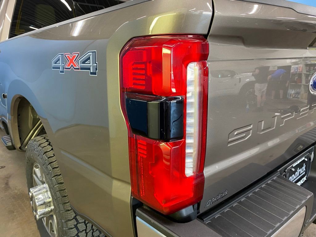 Used 2023 Ford F350 Lariat w/ Lariat Ultimate Package image 9