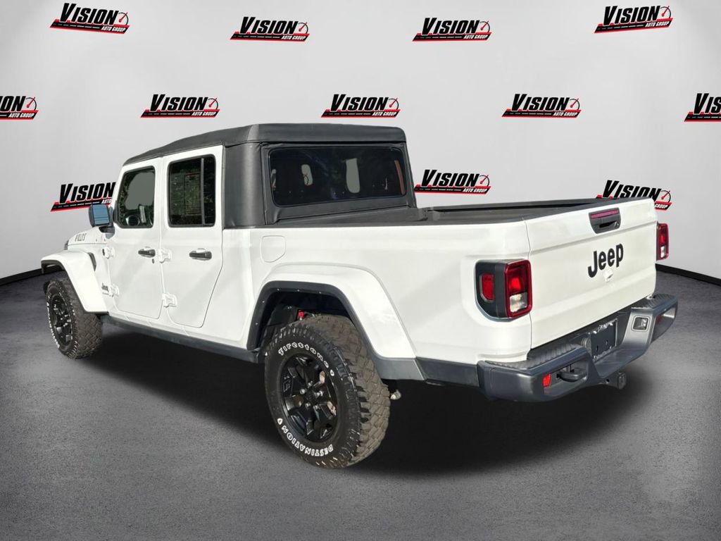 Certified 2021 Jeep Gladiator Willys image 7