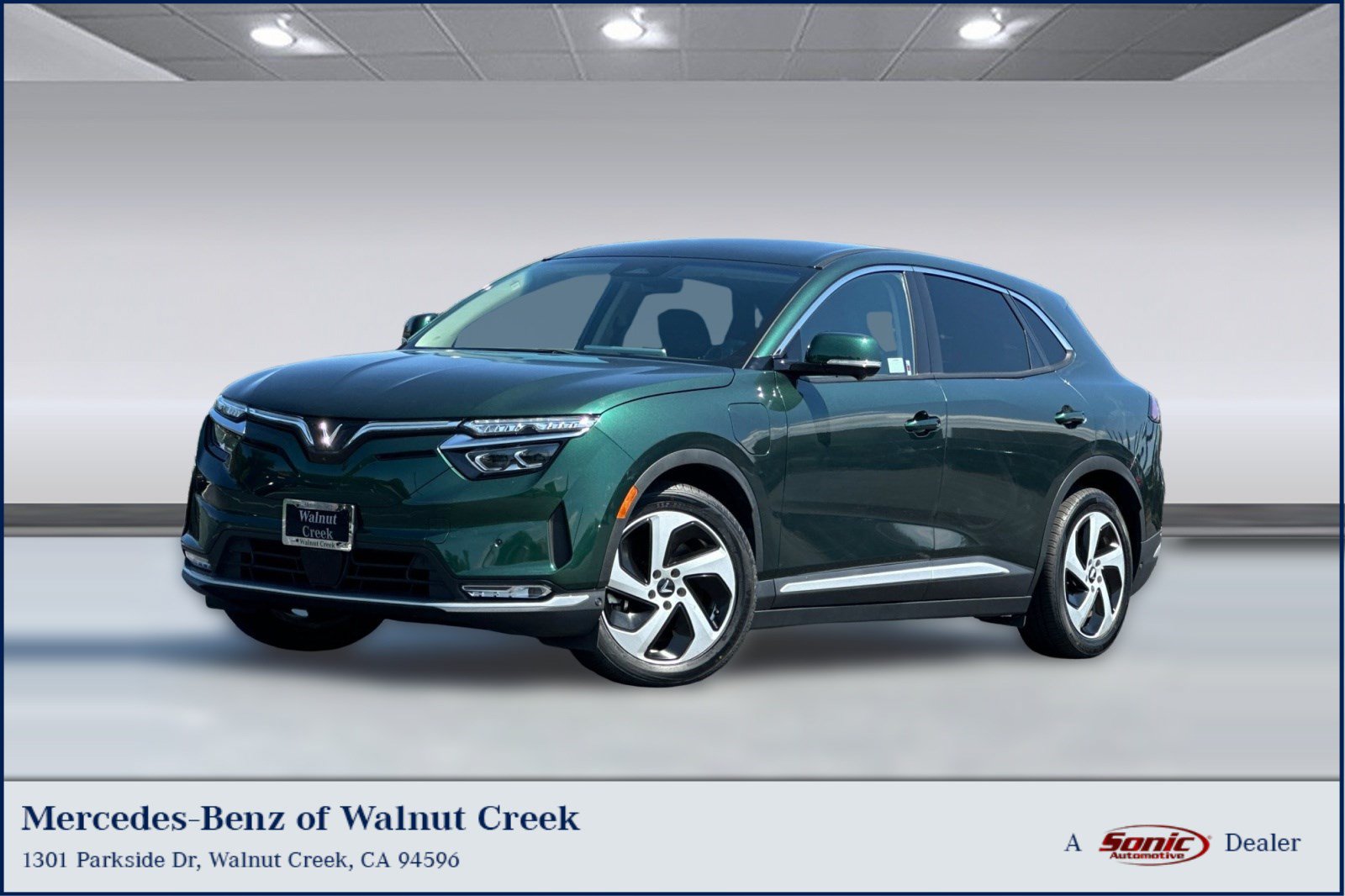 Used 2023 VinFast VF 8 Eco AWD/4WD image 1