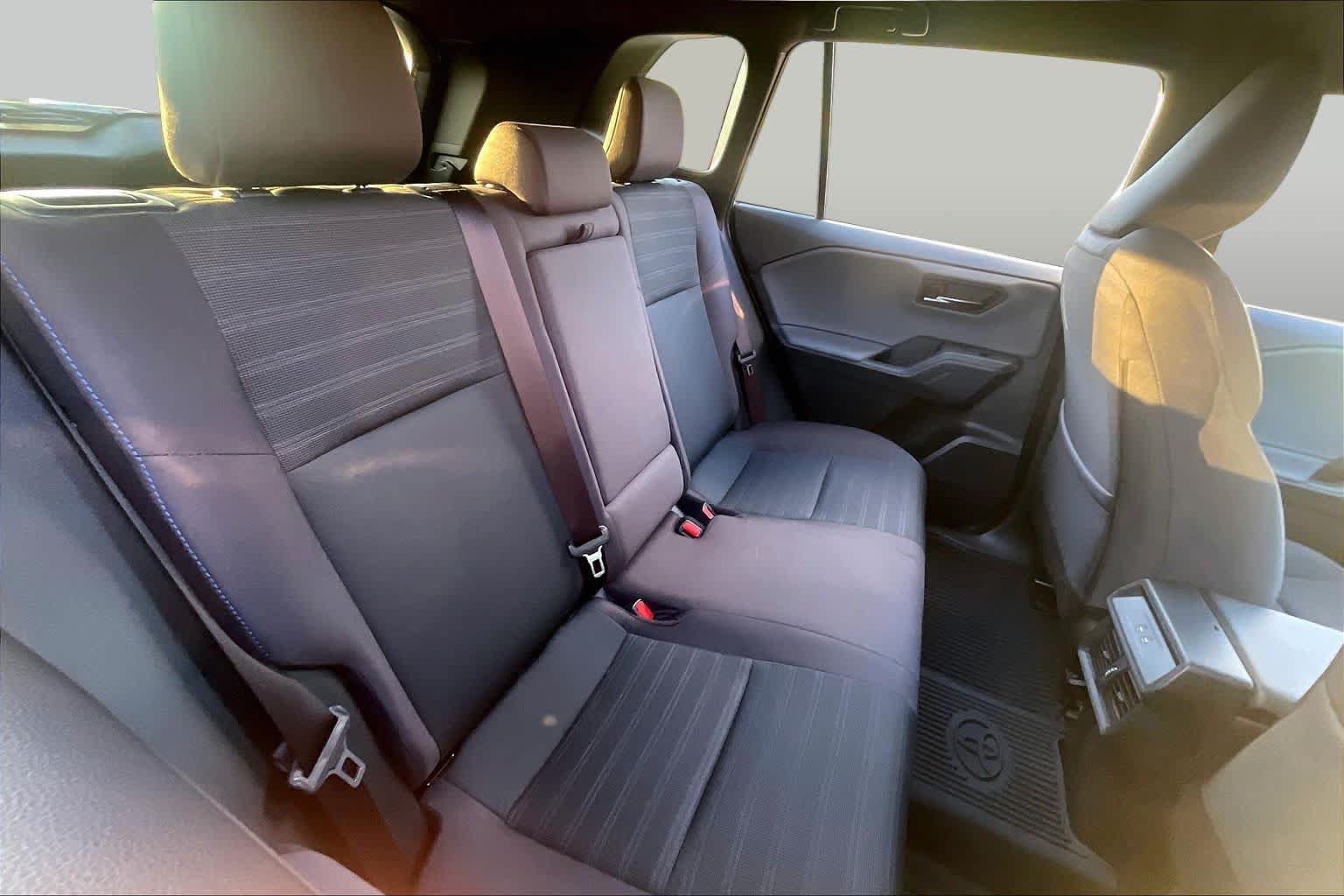 Used 2026 Toyota RAV4 SE FWD image 19