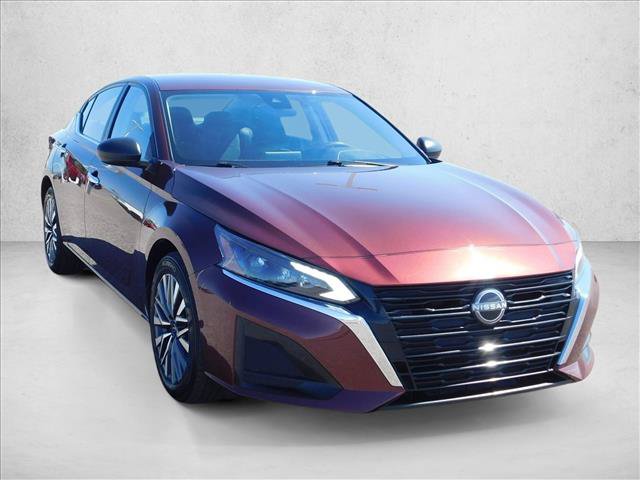 Used 2025 Nissan Altima 2.5 SV FWD image 5