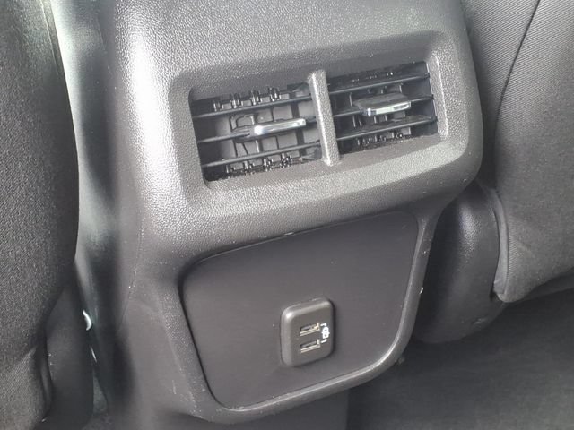 Used 2023 Chevrolet Equinox LT FWD image 13