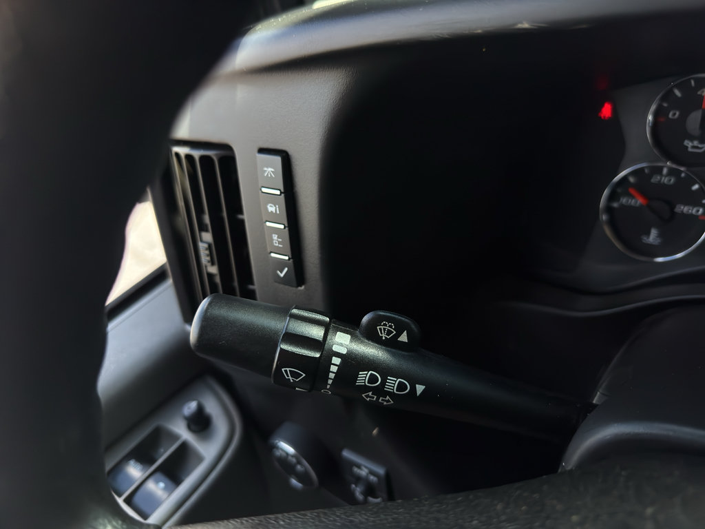 Used 2018 Chevrolet Express 2500 w/ Driver Convenience Package RWD image 19