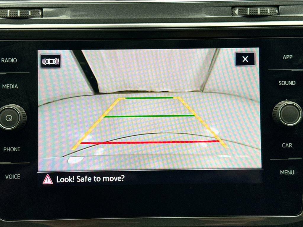 Used 2022 Volkswagen Tiguan SE FWD image 14