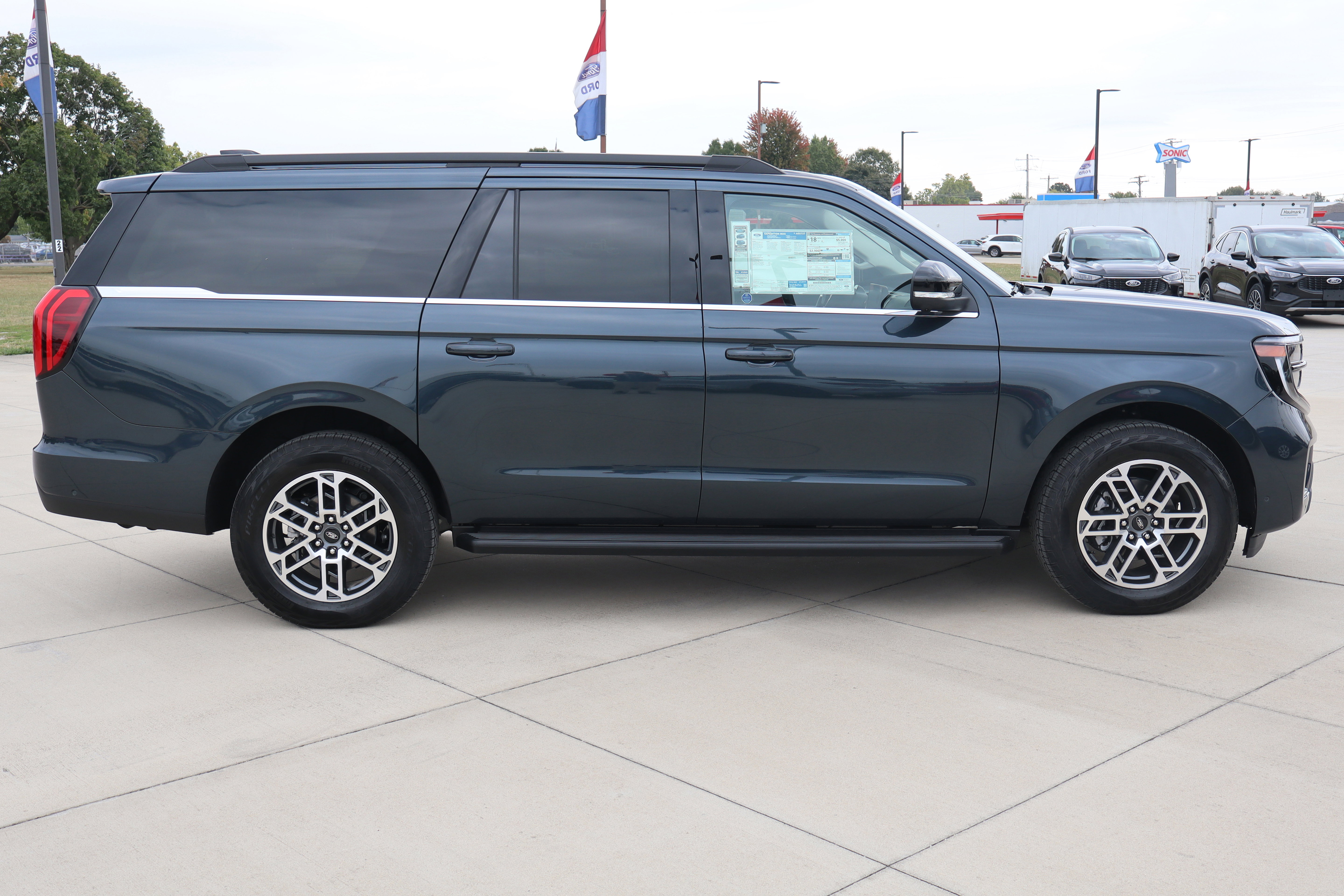 New 2025 Ford Expedition Max Active image 4