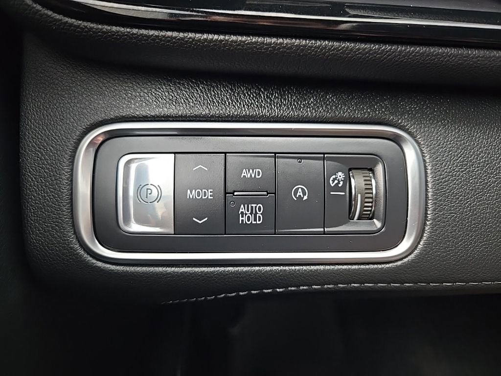 Used 2025 Buick Enclave Avenir AWD/4WD image 23