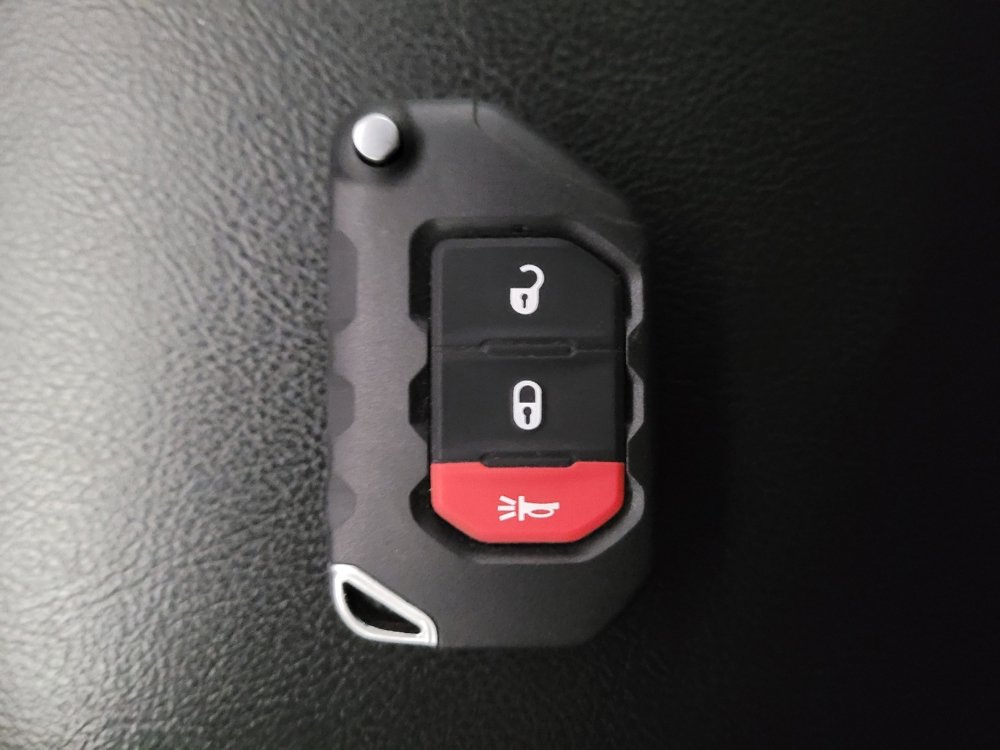 Used 2018 Jeep Wrangler Sport AWD/4WD image 32