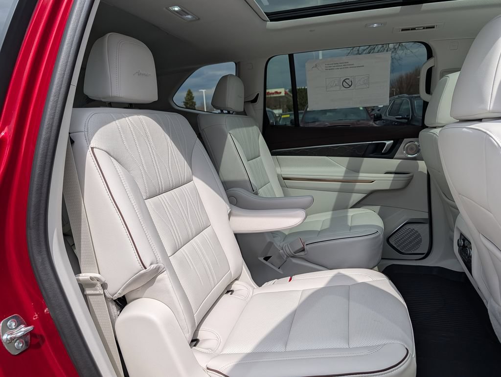 New 2026 Buick Enclave Avenir w/ Super Cruise Package AWD/4WD image 28