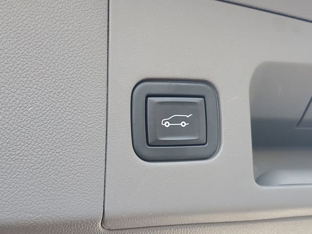 Certified 2021 Cadillac XT5 Premium Luxury w/ LPO, Floor Liner Package AWD/4WD image 8