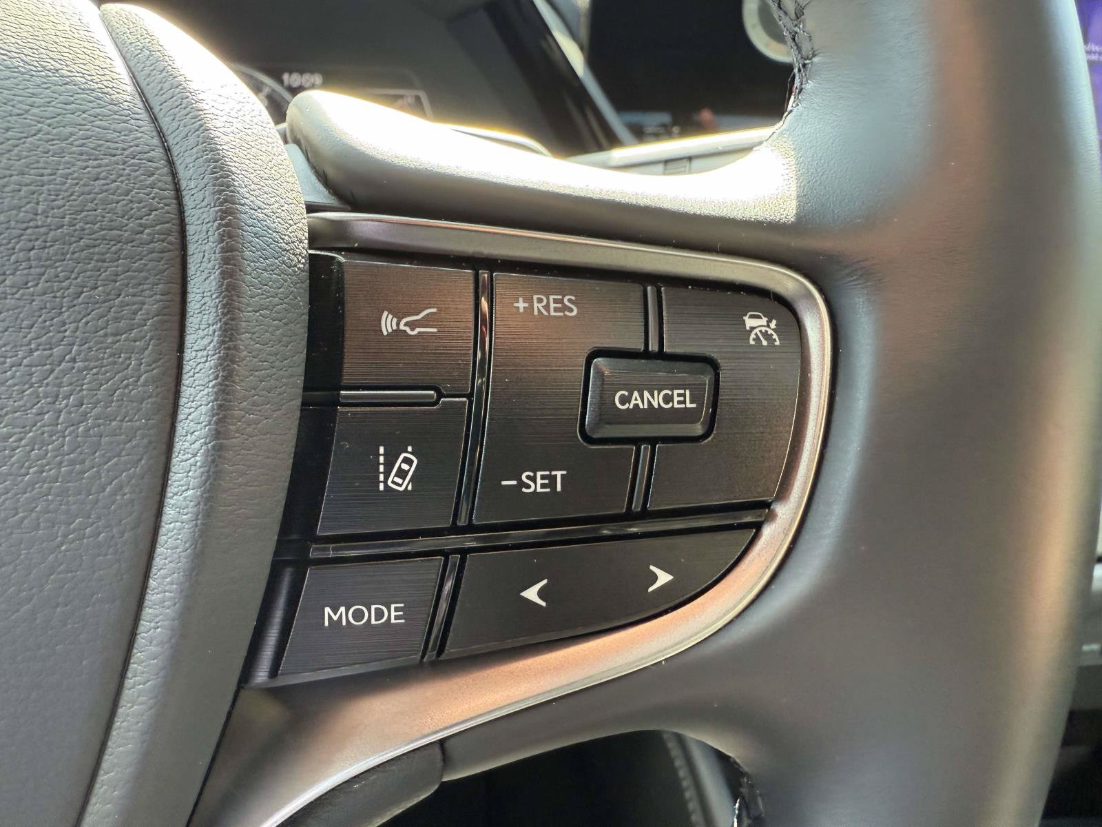 Used 2025 Lexus ES 350 w/ Premium Package FWD image 21