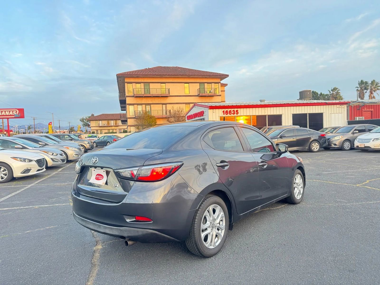 Used 2017 Toyota Yaris iA image 9