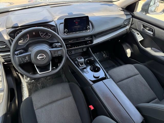Used 2024 Nissan Rogue SV image 6