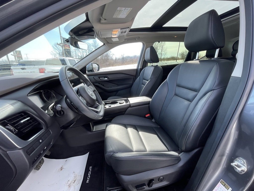 Used 2023 Nissan Rogue SL w/ SL Premium Package image 26