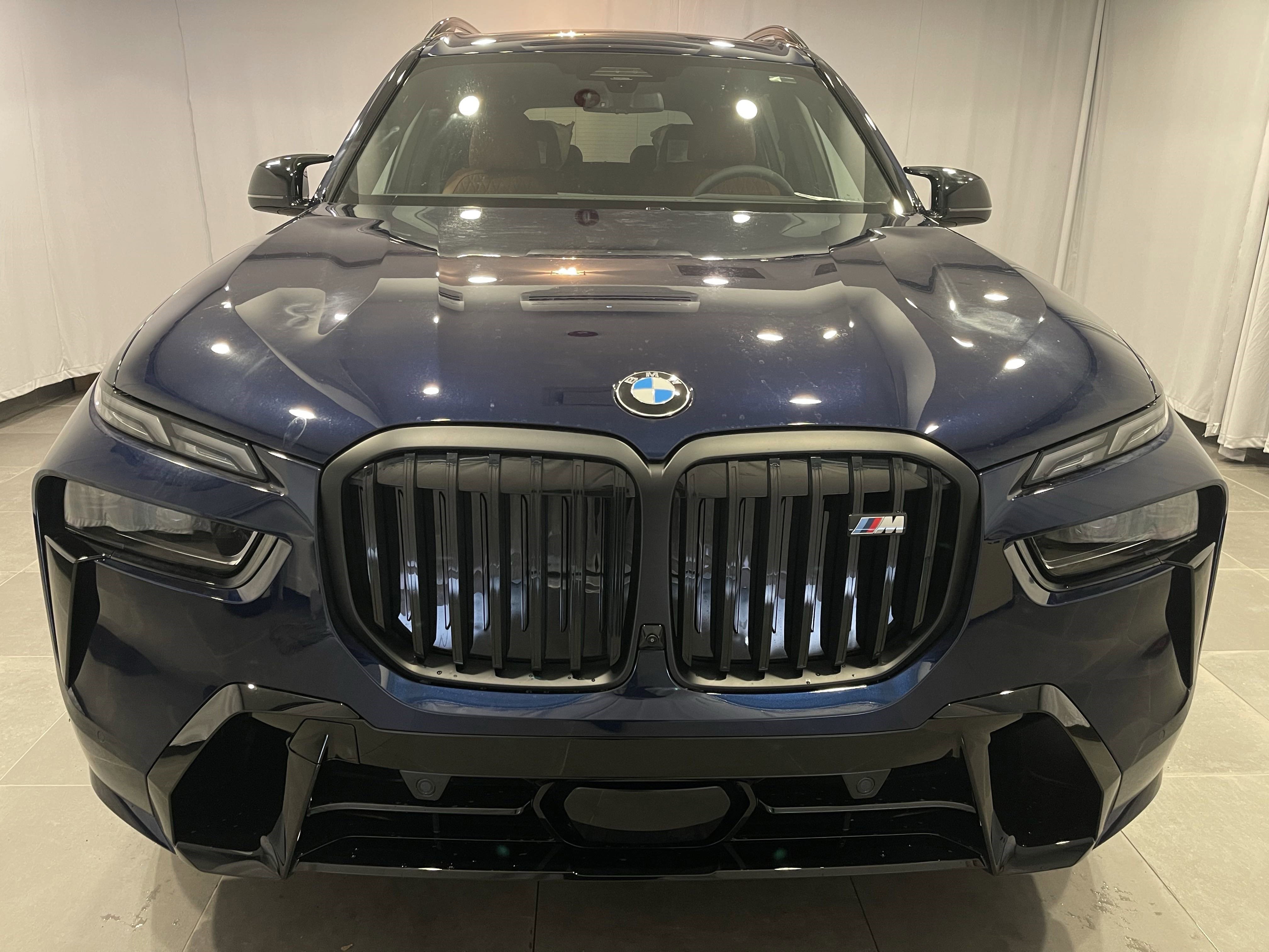 New 2026 BMW X7 M60i image 2