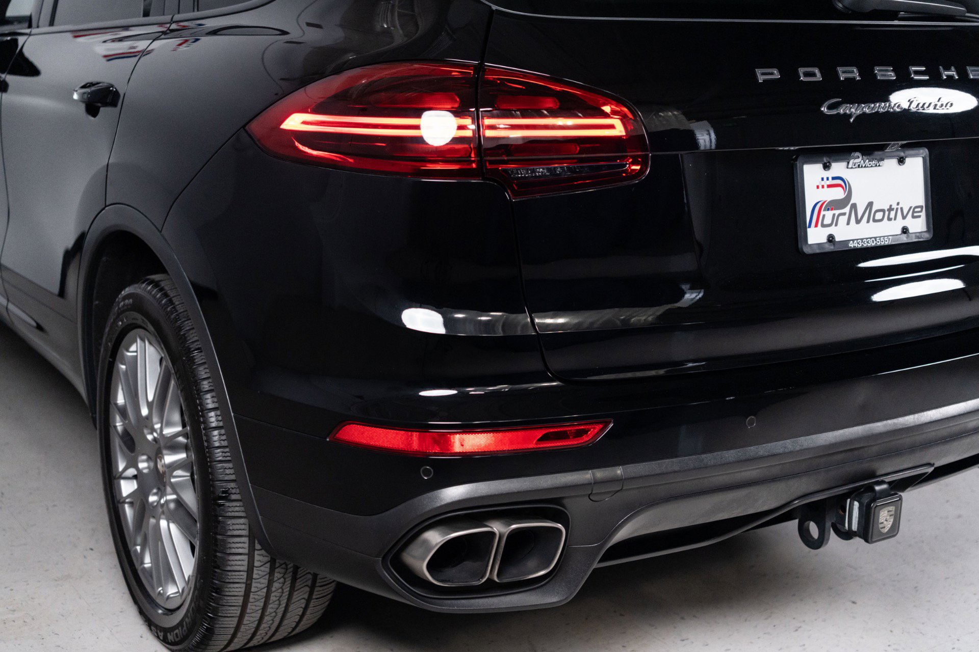 Used 2016 Porsche Cayenne Turbo AWD/4WD image 12