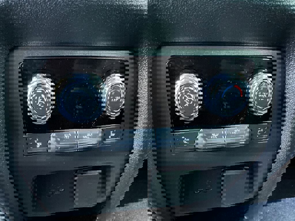 Used 2025 GMC Acadia Denali w/ Super Cruise Package image 25