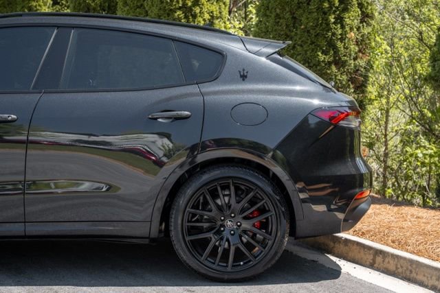 Used 2022 Maserati Levante Modena image 11