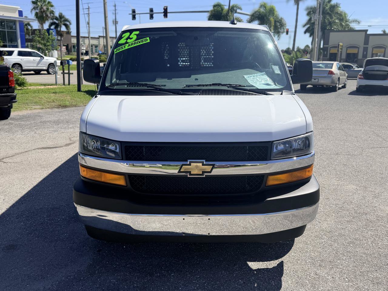 Used 2025 Chevrolet Express 2500 w/ Driver Convenience Package RWD image 3