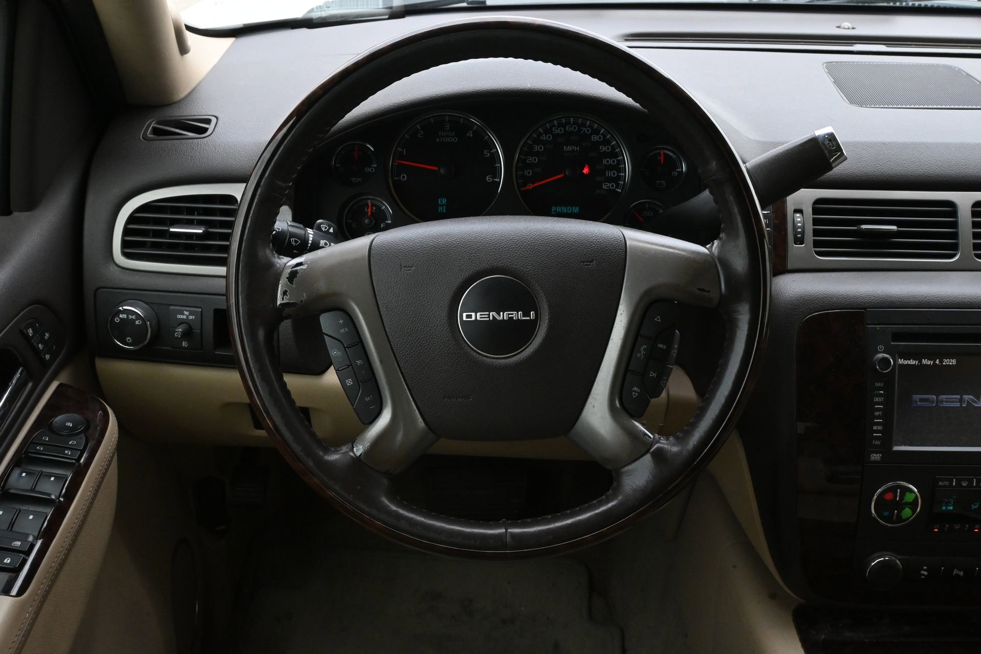 Used 2013 GMC Yukon XL Denali RWD image 9