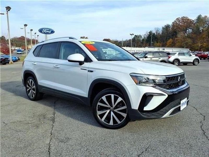 Used 2024 Volkswagen Taos SE image 39