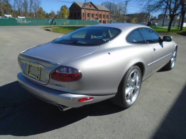 Used 2001 Jaguar XKR Coupe RWD image 7